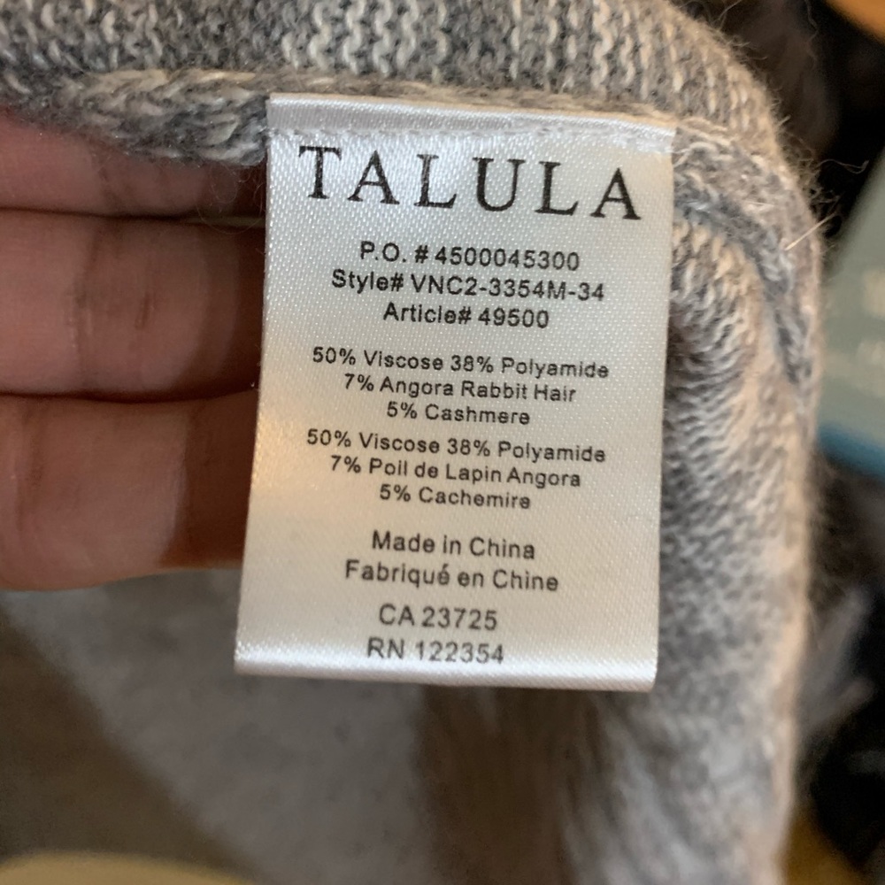 Aritzia Talula grey cashmere blend cardigan - Picture 4 of 8